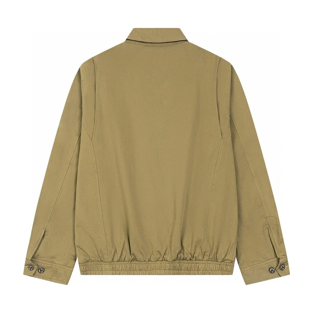 P300 model number: G317 Ralph Lauren's new 24ss classic embroidered logo lapel executive zipper jacket for both men and women. 1️⃣Selected from high-quality original developed pure cotton fabric, with customized plaid lining inside, the overall wear effect is very soft and comfortable. 2️⃣The workmanship details are perfectly controlled, with exquisite small logo embroidery on the chest, and the unique design style of splicing technology is used on the dropped shoulders to highlight your personality! The version is simple but not simple! 3️⃣ Complete with tag accessories, unisex design, and a very versatile jacket for men and women!  Color: black, navy blue, khaki Size: S, M, L, XL